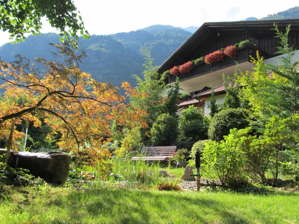 Garni Weghueb Bed and Breakfast Rablà Exteriör bild